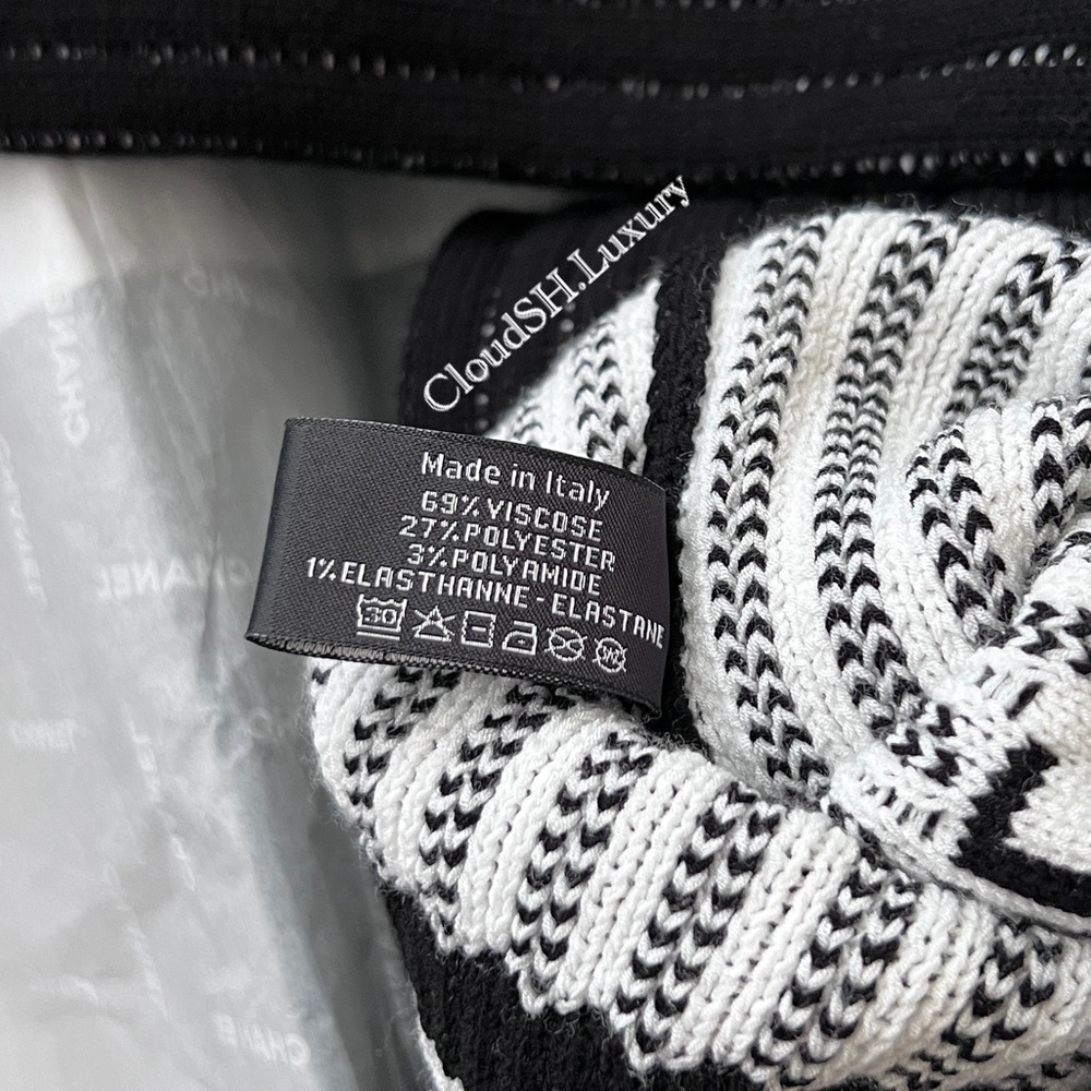 Auth BNIB Chanel 24C Black Classic CC Logo Leg Warmers / Gaiters - Picture 4 of 6